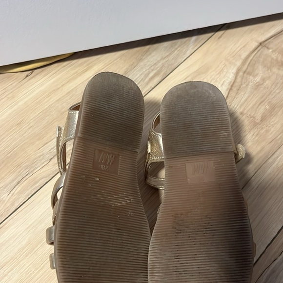 EUC Toddler Girls H&M Sandals Size 11  (28) - Picture 4 of 4